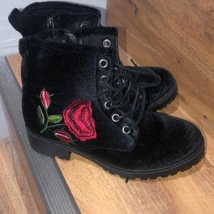 Black Rose Boots